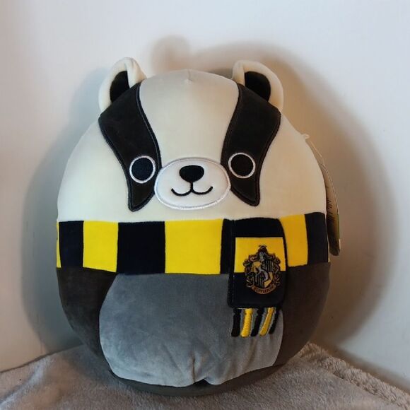 Harry Potter "Hufflepuff Badger" Squishmallows Plush - Picture 1 of 6